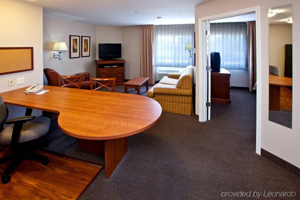 Фото Candlewood Suites Indianapolis Airport, an Ihg Hotel