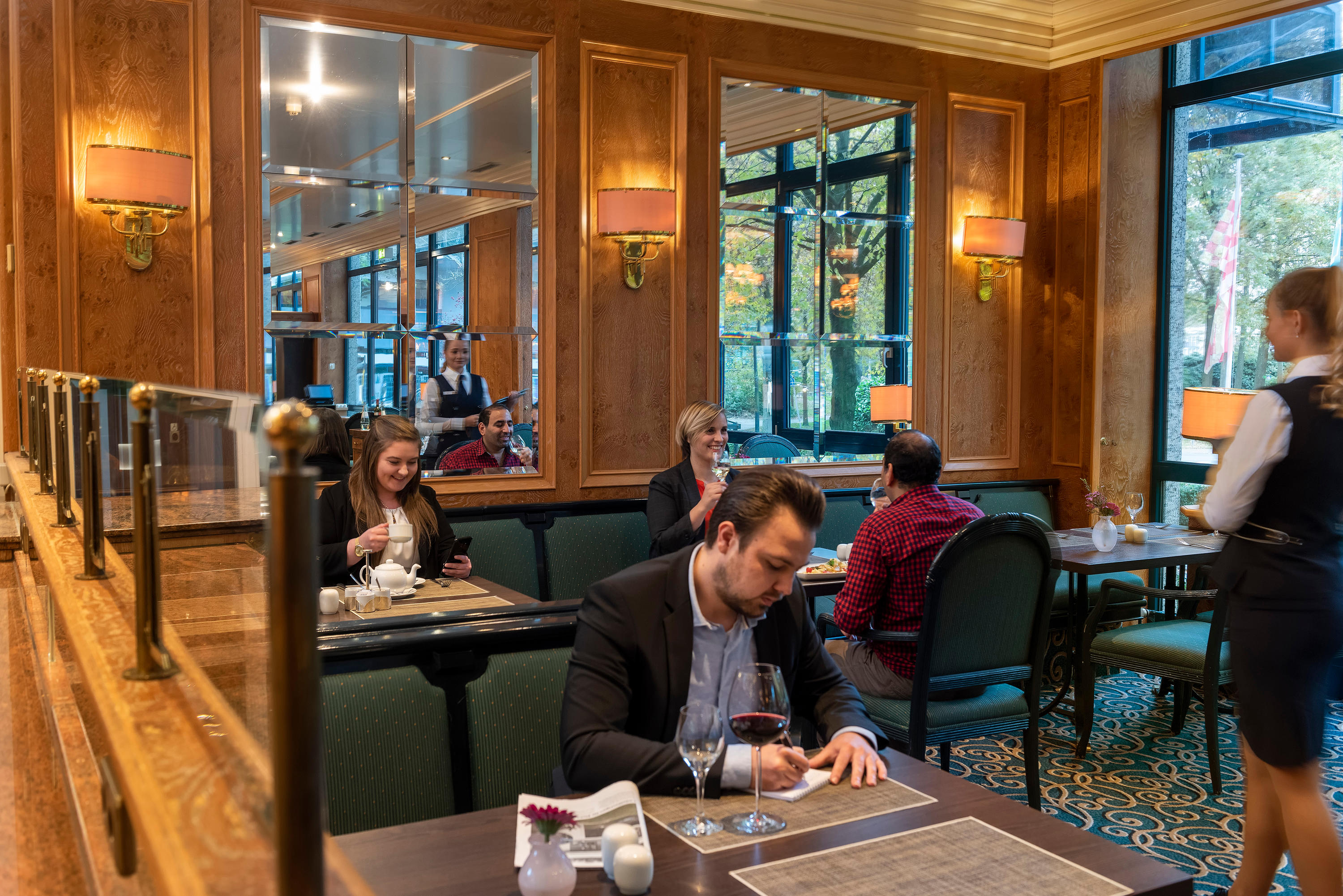 Фото отеля 1