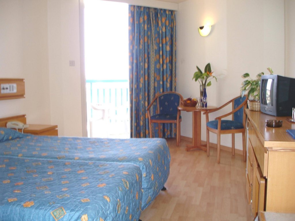 Фото Kissos Hotel