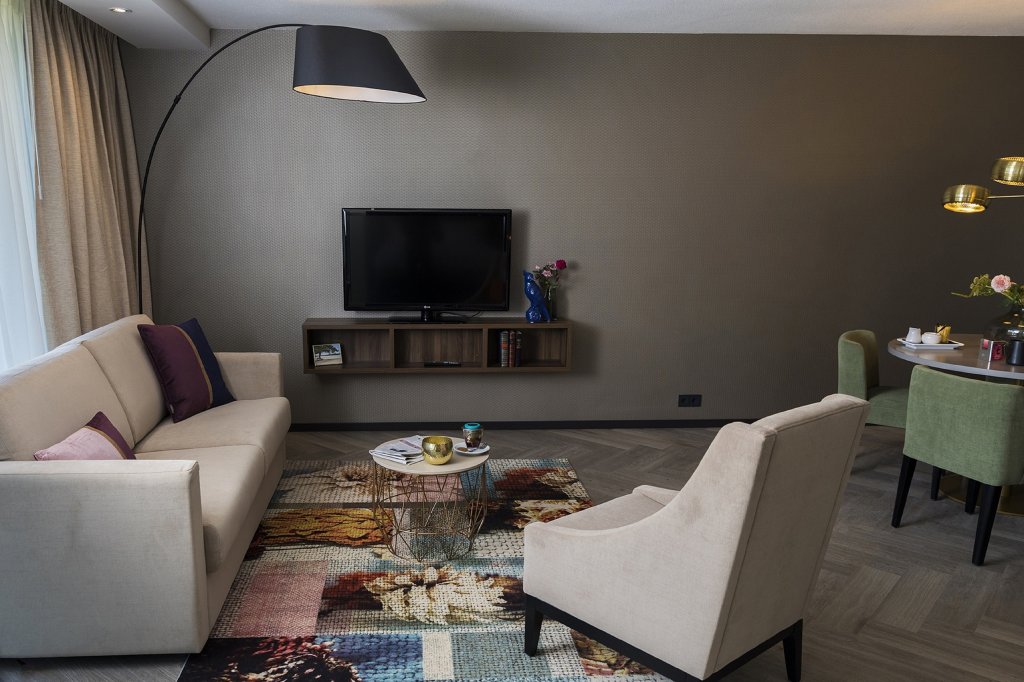 Фото Hilton Antwerp Old Town