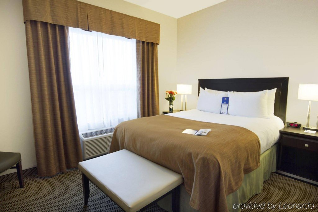 Фото Best Western Wainwright Inn & Suites