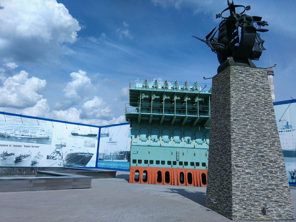 Monument to technology Флюгер, Bryansk, photo
