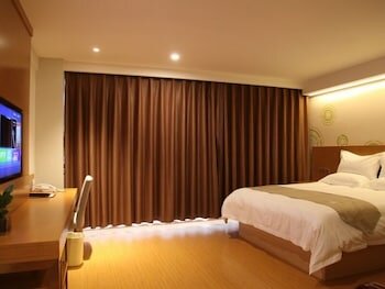 Гостиница GreenTree Inn Xingtai Kaifaqu Zhongxing Rd Hotel
