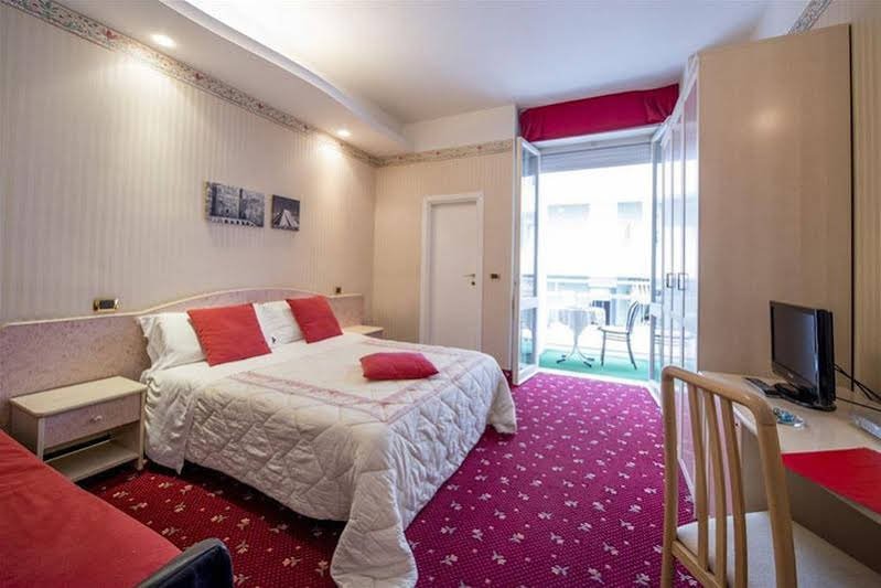 Фото Hotel Royal Plaza