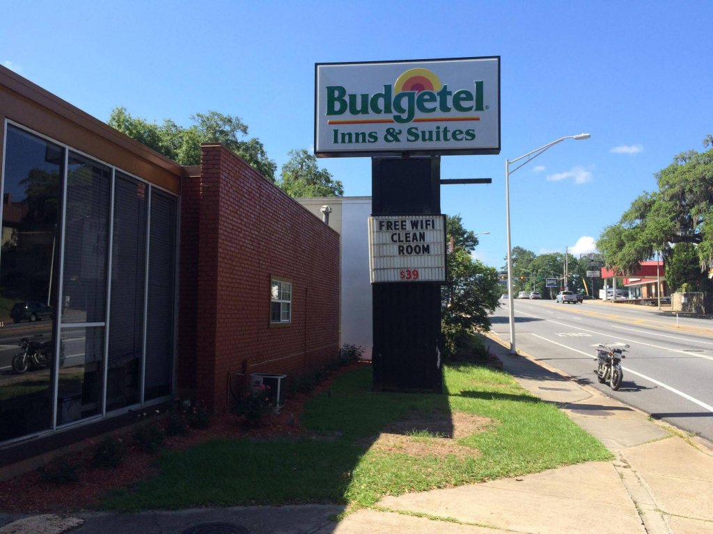 Фото Oyo Hotel Tallahassee Downtown