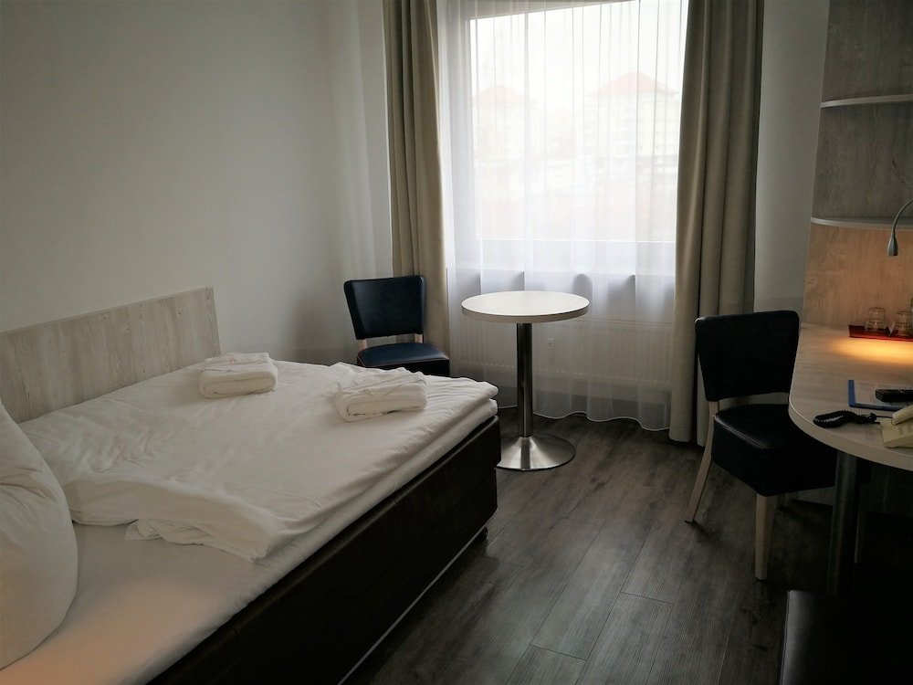 Фото Hotel NearBy