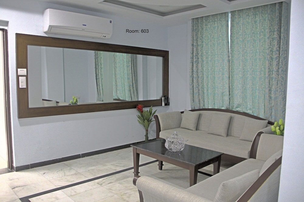 Фото Click White House Residency Vadodara