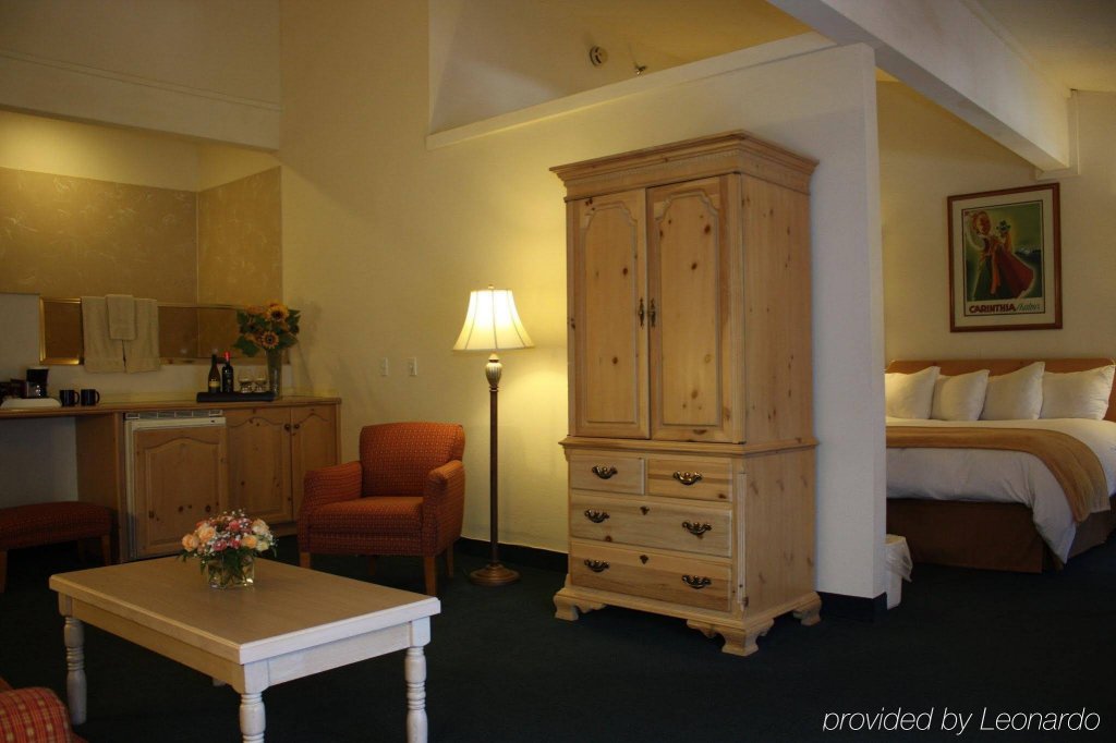 Фото Best Western Tyrolean Lodge