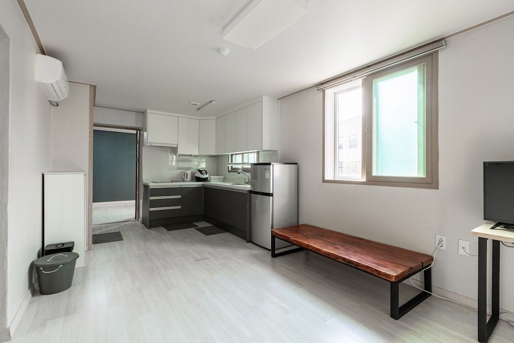 Фото Gongju Einhaus Guesthouse 2