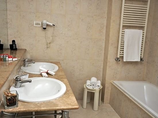 Фото Ramada by Wyndham Naples