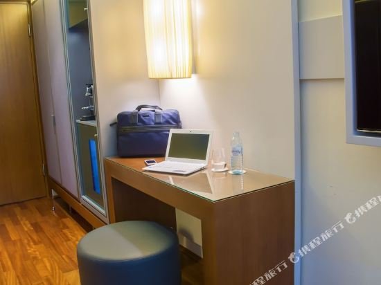 Фото The Penz Hotel