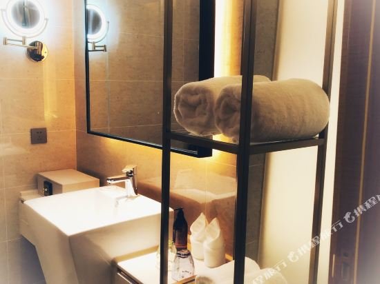 Фото Minshan Lhasa Grand Hotel