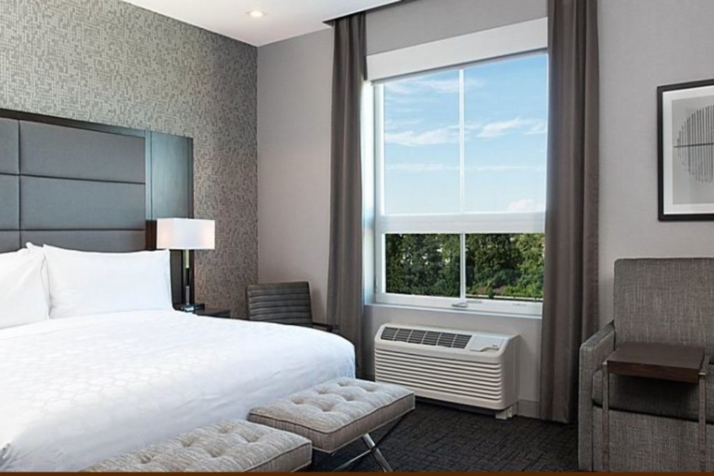 Фото Staybridge Suites Boston Logan Airport - Revere, an Ihg Hotel