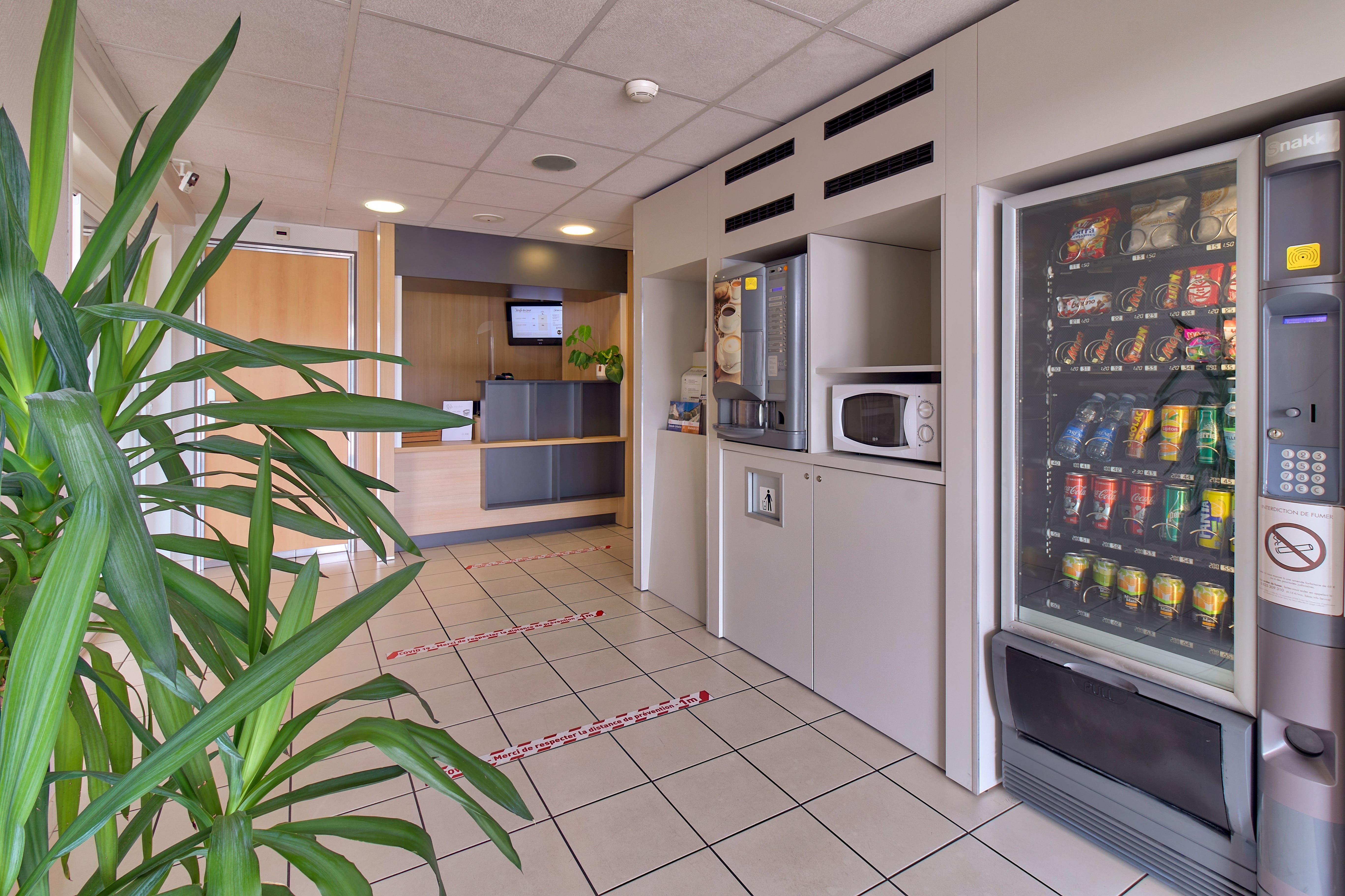 Фото B&b Hotel Pau Lescar