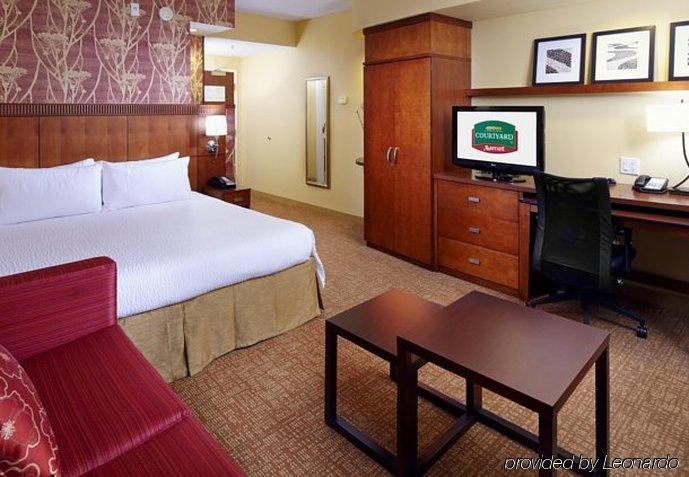 Фото Courtyard by Marriott Tampa Oldsmar