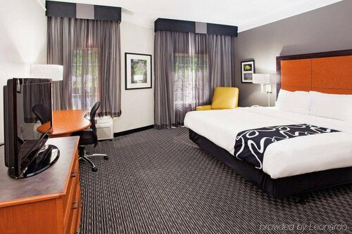 Гостиница La Quinta Inn & Suites by Wyndham Macon