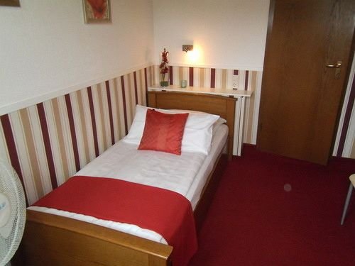 Фото Pension Oberkasseler Hof