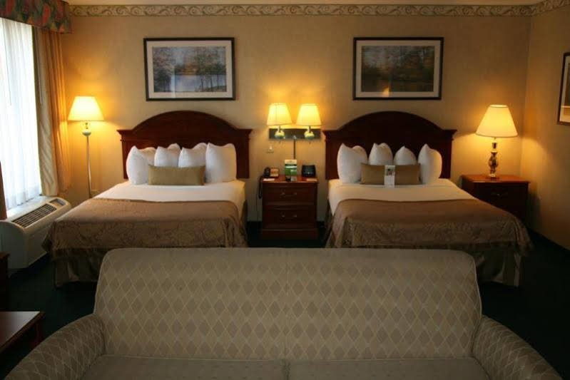 Фото Wingate by Wyndham Vineland/Millville