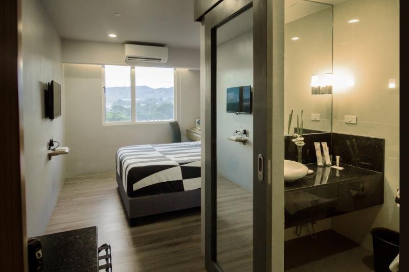 Фото Cebu Hotel Plus