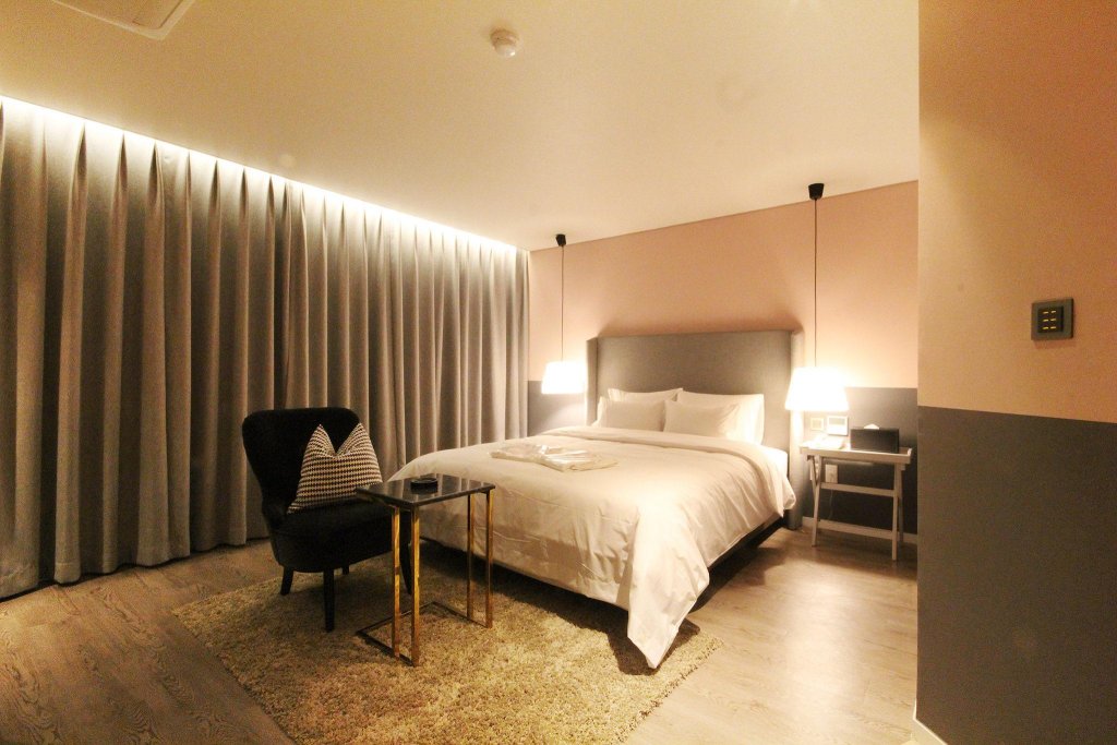 Фото Hotel Londoner Yongwon