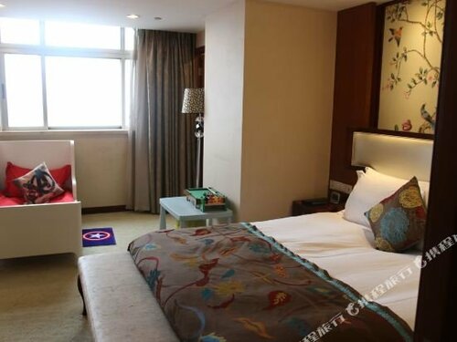 Гостиница Landison Plaza International Hotel Zhenjiang в Чжэньцзяне