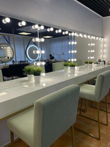 Hair Boutique by Yulia Kurenkova (Tsentralniy Boulevard, 4) ، صالون تجميل