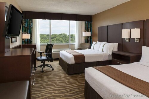 Гостиница Holiday Inn and Suites Overland Park West, an Ihg Hotel в Оверлэнд Парк