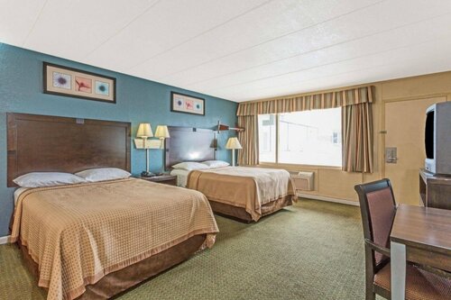 Гостиница Travelodge by Wyndham Virginia Beach в Вирджиния-Бич