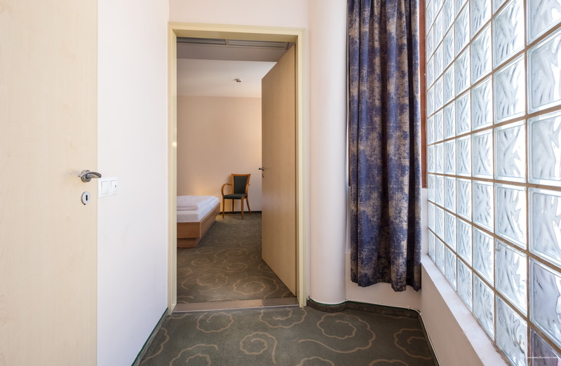 Фото Semiramis Business Hotel