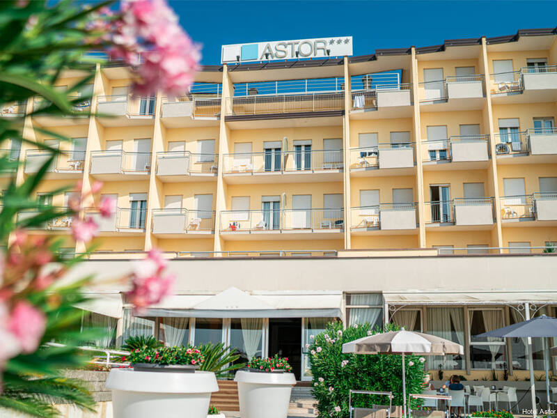 Фото Hotel Astor