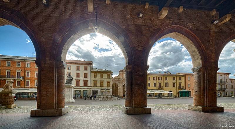 Фото Hotel Luxor