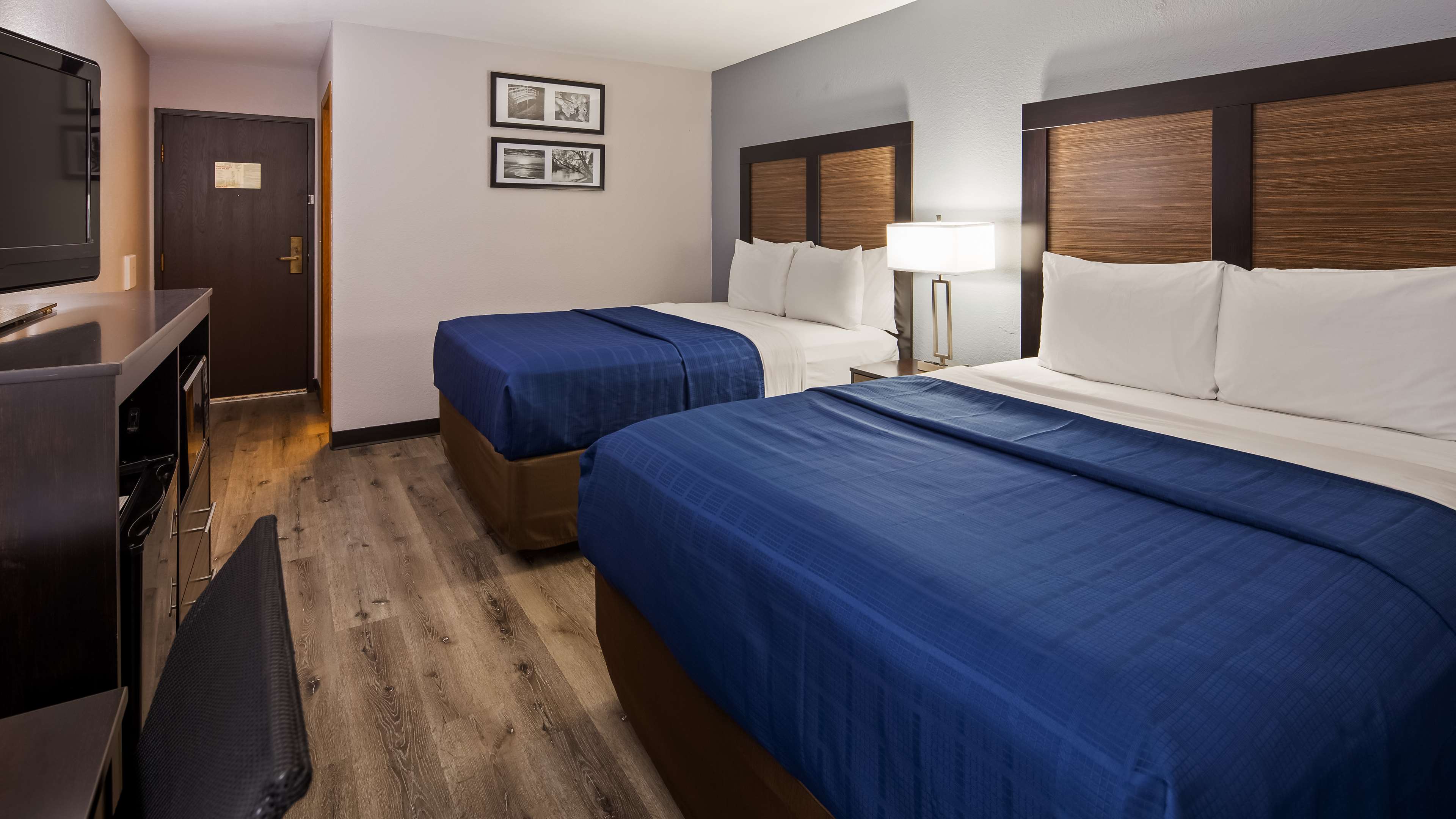 Фото SureStay Hotel by Best Western Cedar Rapids