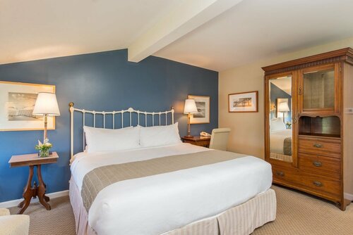 Гостиница The Beach House Inn