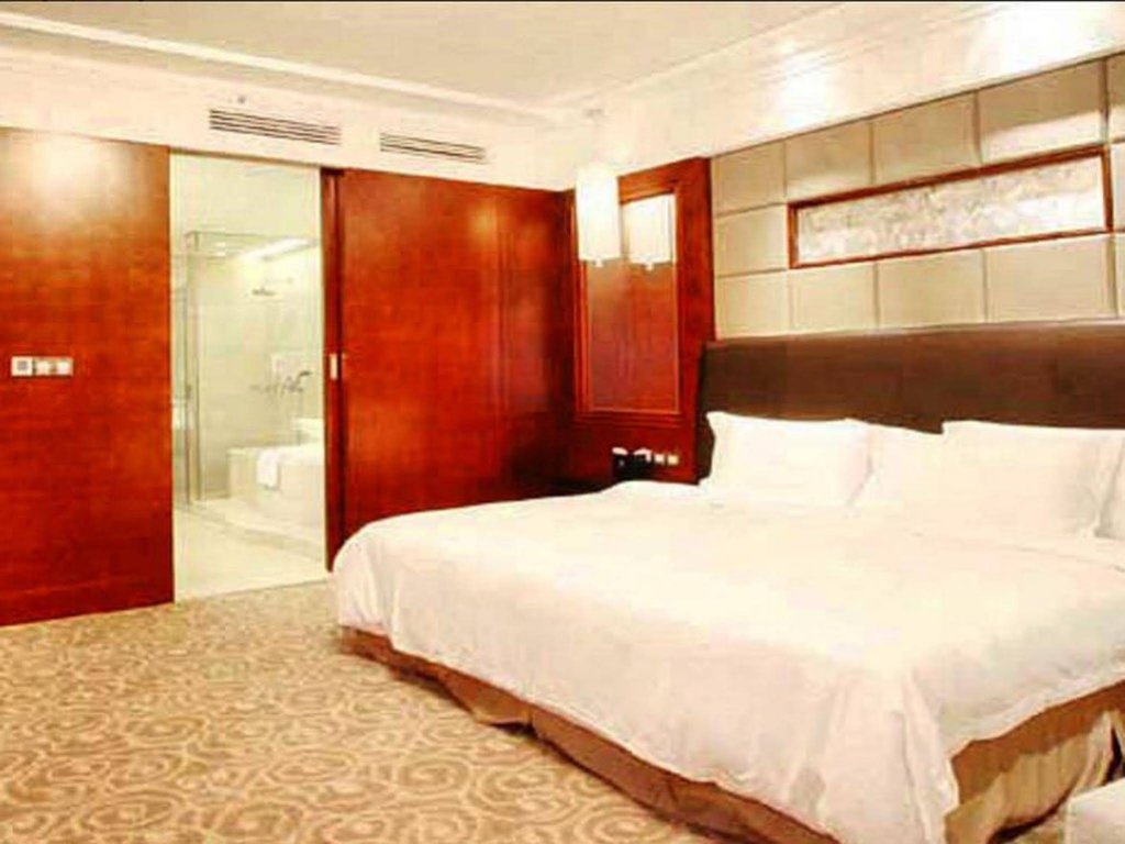 Фото Changsha Xiaoxiang Huatian Hotel