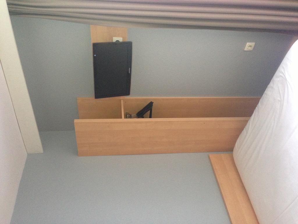 Фото Hotel D'Anjou Levallois-Perret