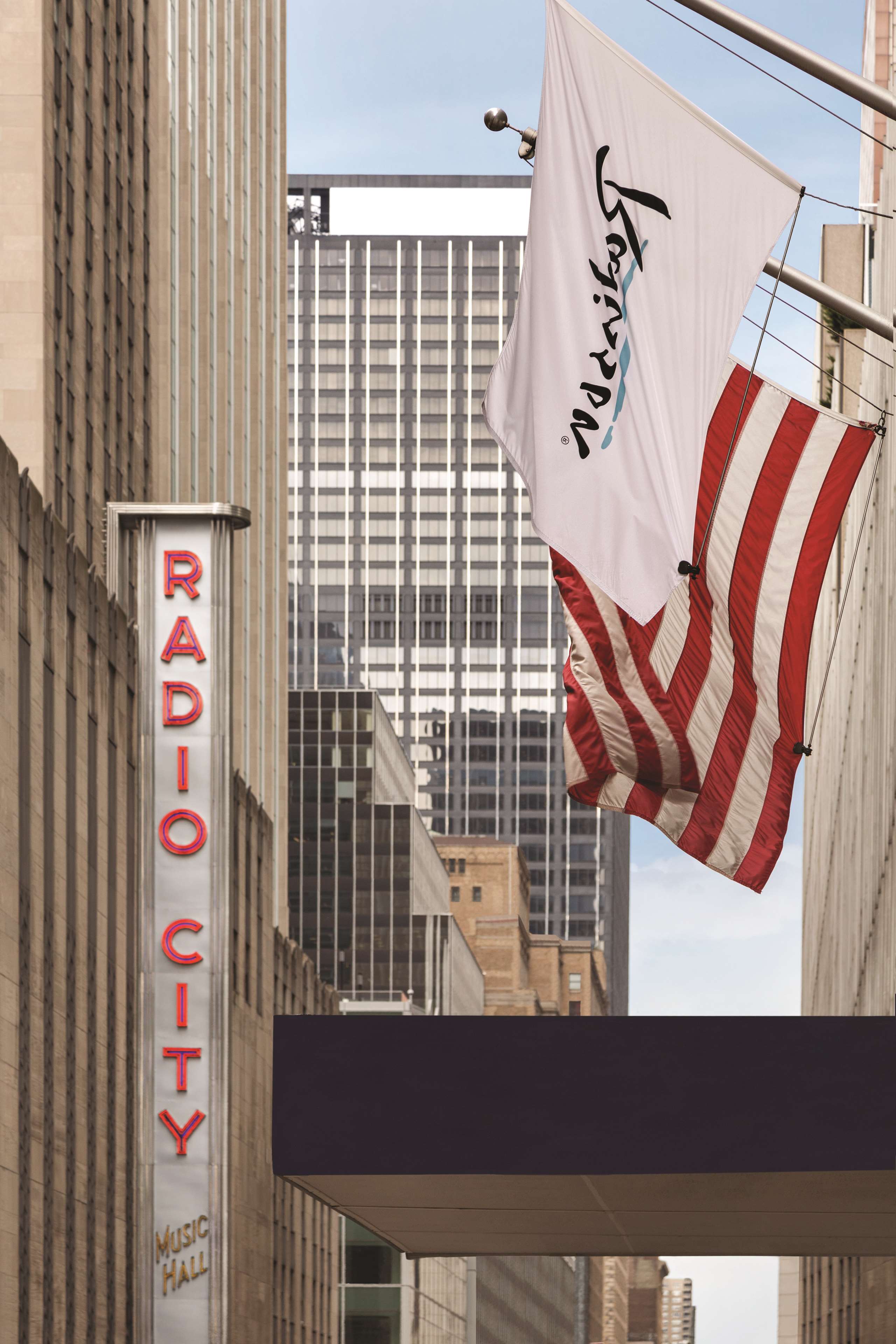 Фото DoubleTree by Hilton New York Midtown Fifth Ave