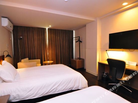 Фото Microtel by Wyndham Kunming City Center