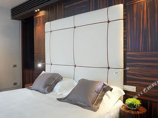 Фото Sina The Gray