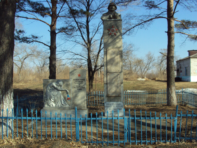 Памятник, мемориал Памятник воинам-односельчанам, павшим в сражениях Великой Отечественной войны, Приморский край, фото