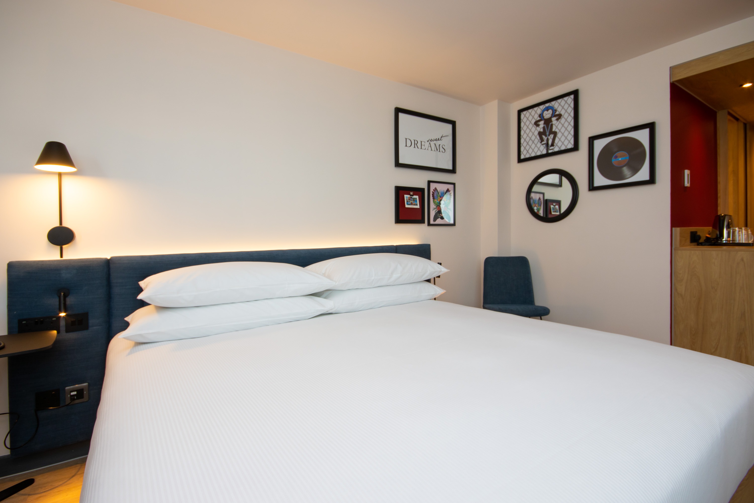 Фото Hampton by Hilton London Park Royal