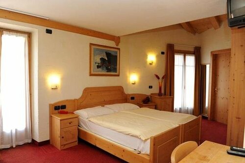 Гостиница Hotel Helvetia в Ливиньо
