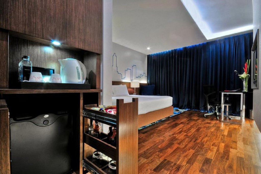 Фото Galleria 10 Hotel Bangkok by Compass Hospitality