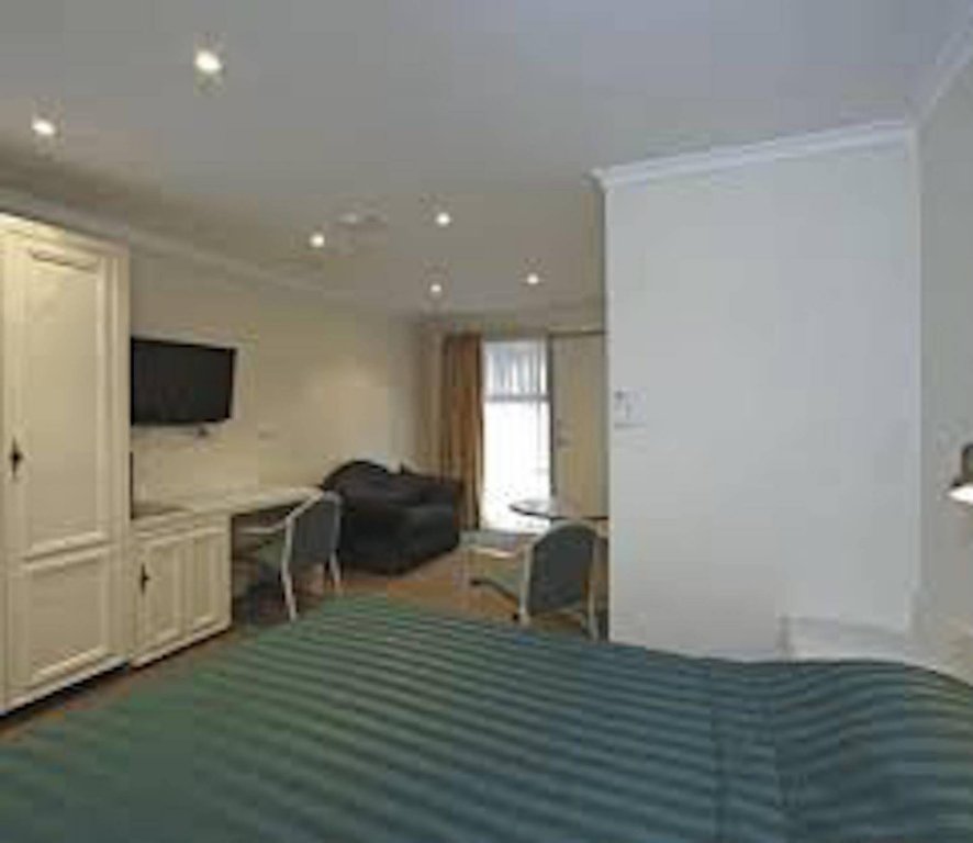 Фото Claremont Hotel Motel