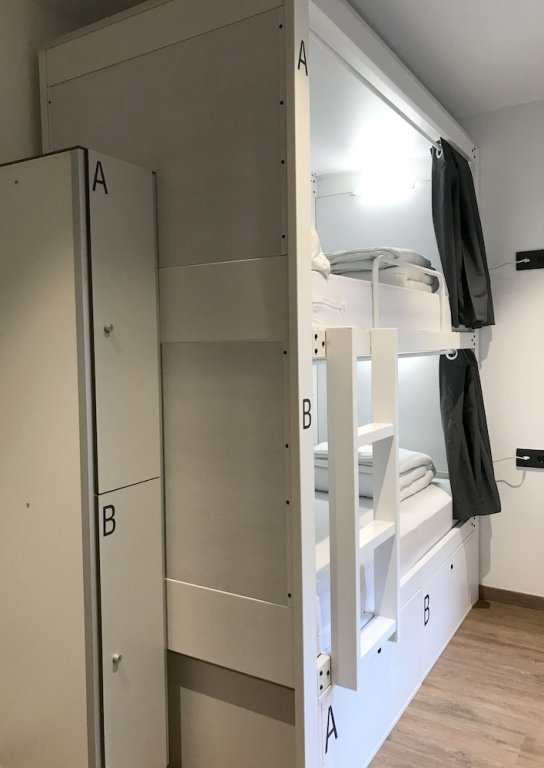 Фото Airhostel Barcelona Aeropuerto