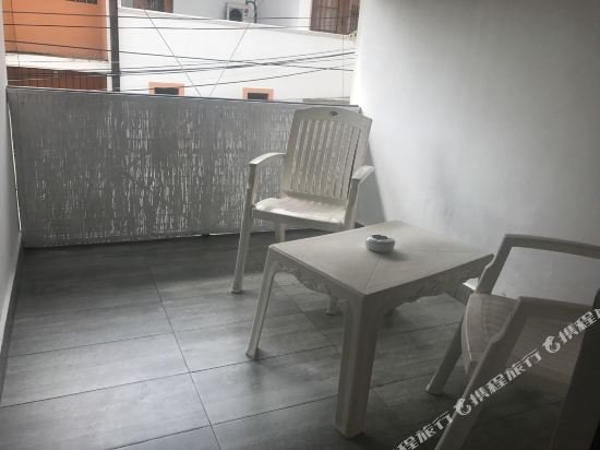 Фото Oyo 103 Lavinia Villa