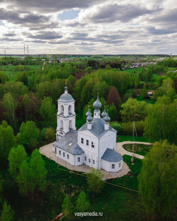 Iglesia ortodoxa Tserkov Troitsy Zhivonachalnoy V Skorobogatovo, , foto