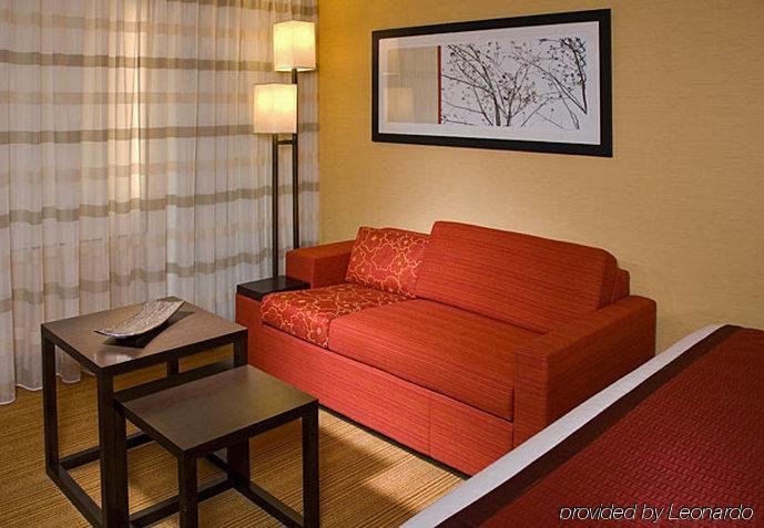 Фото Courtyard by Marriott Indianapolis Airport