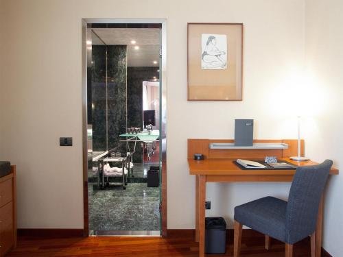 Фото Hotel Ciutat Martorell