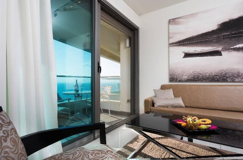 Фото West All Suite