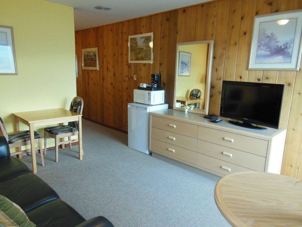 Фото Rocky Mountain Springs Lodge